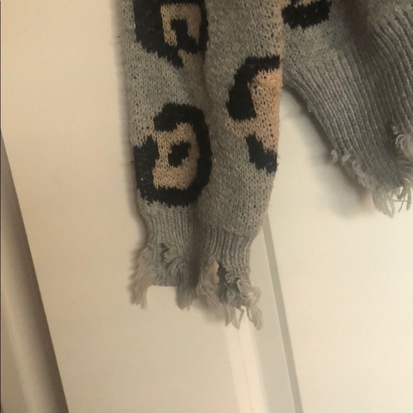 Sweater - Picture 4 of 5